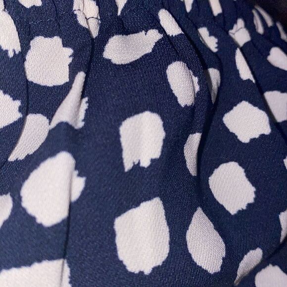 ✨ HP✨J. Crew Factory women's Black/White Spotted Print Off Shoulder Top✨ - Picture 4 of 6